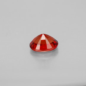 0.86克拉天然橙色蓝宝石，椭圆形切割，6.2×4.5毫米，VS