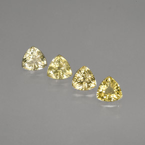 天然黄色蓝宝石，三角形，4.3×4.2毫米，VS