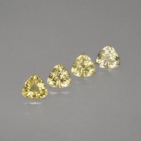 天然黄色蓝宝石，三角形，4.3×4.2毫米，VS