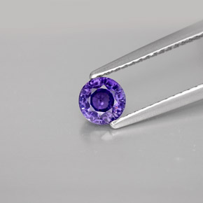0.62克拉天然紫罗兰色蓝宝石，圆形切割，4.90毫米，VS