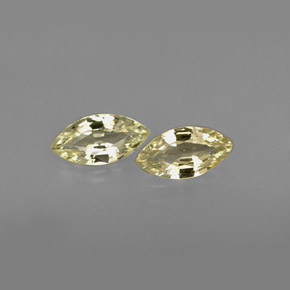 天然黄色蓝宝石，马眼形，8.1×4.1毫米，VVS-VS