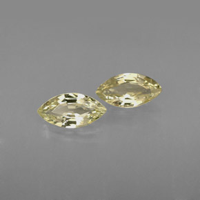 天然黄色蓝宝石，马眼形，8.1×4.1毫米，VVS-VS