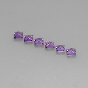 天然紫罗兰色蓝宝石，方形，3.1×3毫米，VVS-VS