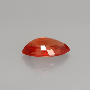 1.13克拉天然橙色蓝宝石，马眼形，8.6×4.9毫米，VS