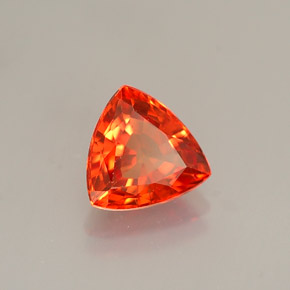 0.99克拉天然橙色蓝宝石，三角形，6.2×6.2毫米，VVS-VS