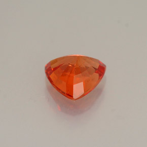 0.99克拉天然橙色蓝宝石，三角形，6.2×6.2毫米，VVS-VS
