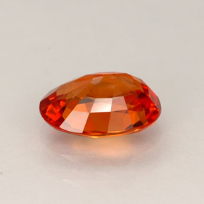 0.97克拉天然橙色蓝宝石，椭圆形切割，7×5.1毫米，VS