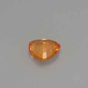 0.87克拉天然橙色蓝宝石，三角形，6.1×6毫米，VS