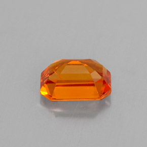 0.81克拉天然橙色蓝宝石，祖母绿式切割，6.1×4.1毫米，VS