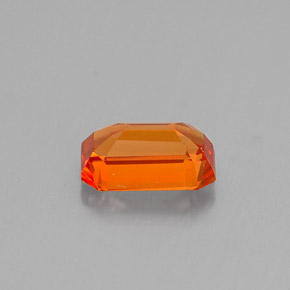 0.62克拉天然橙色蓝宝石，祖母绿式切割，5.9×3.9毫米，VVS-VS