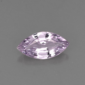 0.73克拉天然紫罗兰色蓝宝石，马眼形，8.2×4.2毫米，IF