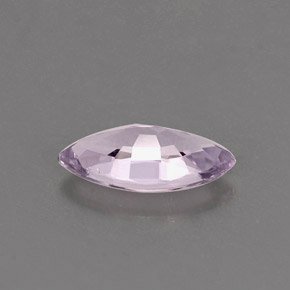 0.73克拉天然紫罗兰色蓝宝石，马眼形，8.2×4.2毫米，IF
