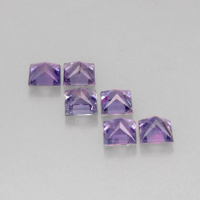 天然紫罗兰色蓝宝石，方形，2.8×2.8毫米，VVS-VS