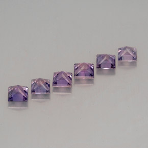 天然紫罗兰色蓝宝石，方形，3.1×3.1毫米，VVS-VS