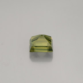 0.78克拉天然绿色蓝宝石，方形，4.7×4.7毫米，VS