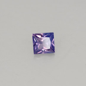 0.46克拉天然紫罗兰色蓝宝石，方形，4.2×4.1毫米，VS