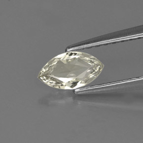 0.40克拉天然绿色蓝宝石，马眼形，6.8×3.8毫米，VVS-VS