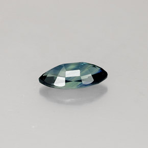 0.73克拉天然绿色蓝宝石，马眼形，7.9×3.9毫米，VVS-VS