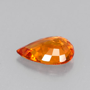 0.72克拉天然橙色蓝宝石，梨形，6.9×4.9毫米，VVS-VS