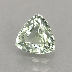1.06克拉天然绿色蓝宝石，三角形，6.2×6.2毫米，VVS