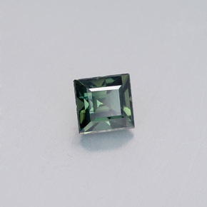 0.63克拉天然绿色蓝宝石，方形，4.4×4.3毫米，VVS