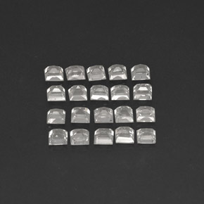 天然白色蓝宝石，方形，2.6×2.5毫米，VVS