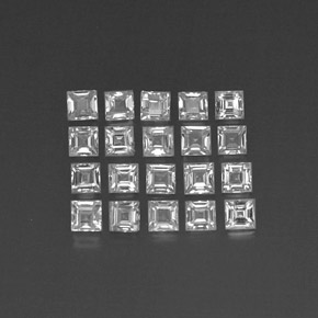 天然白色蓝宝石，方形，2.6×2.5毫米，VVS