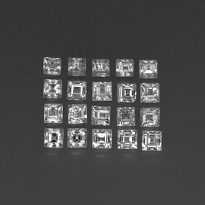 天然白色蓝宝石，方形，2.4×2.4毫米，VVS