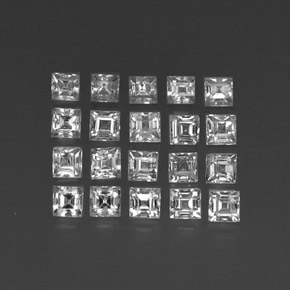 天然白色蓝宝石，方形，2.4×2.4毫米，VVS