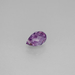 0.92克拉天然紫罗兰色蓝宝石，水滴珠形切工，6.3×4.1毫米，VS