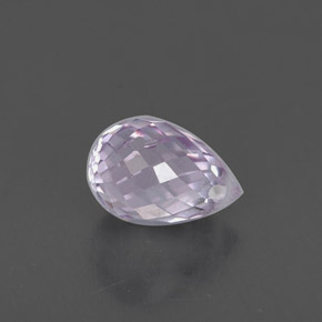 0.85克拉天然紫罗兰色蓝宝石，水滴珠形切工，5.7×4毫米，VS