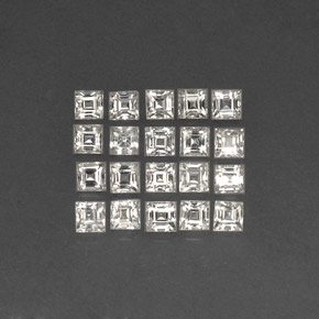 天然白色蓝宝石，方形，2.6×2.6毫米，VVS-VS
