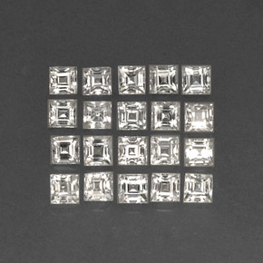 天然白色蓝宝石，方形，2.6×2.6毫米，VVS-VS