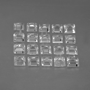 天然白色蓝宝石，方形，2.6×2.6毫米，VVS-VS
