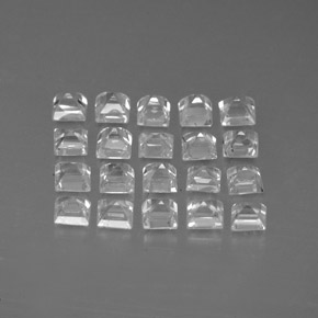 天然白色蓝宝石，方形，2.6×2.6毫米，VVS-VS