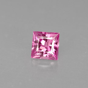 0.60克拉天然粉色蓝宝石，方形，4.5×4.4毫米，VVS-VS