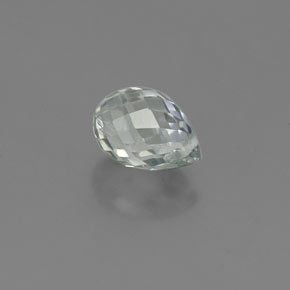 0.92克拉天然绿色蓝宝石，水滴珠形切工，6.2×4.3毫米，VS