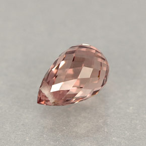 0.90克拉天然粉色蓝宝石，水滴珠形切工，6.2×4.2毫米，VVS-VS