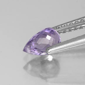 0.81克拉天然紫罗兰色蓝宝石，水滴珠形切工，5.8×4.1毫米，VS