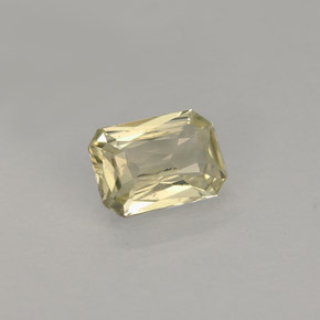 0.90克拉天然黄色蓝宝石，祖母绿式切割，6.8×4.9毫米，VS-SI