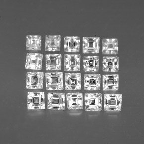 天然白色蓝宝石，方形，2.2×2.2毫米，VVS-VS