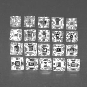 天然白色蓝宝石，方形，2.2×2.2毫米，VVS-VS
