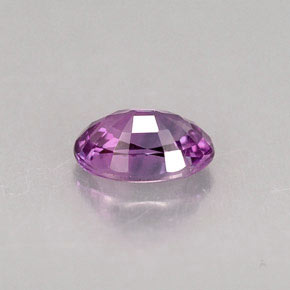 0.63克拉天然紫罗兰色蓝宝石，椭圆形切割，6.1×4.1毫米，VVS-VS