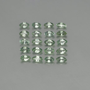 天然绿色蓝宝石，马眼形，4.4×2.5毫米，VS