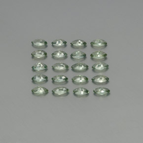 天然绿色蓝宝石，马眼形，4.4×2.5毫米，VS