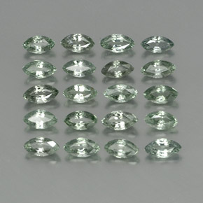 4.39天然绿色蓝宝石，马眼形，5×2.7毫米，VS