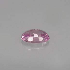 0.63克拉天然紫罗兰色蓝宝石，椭圆形切割，6.1×4.2毫米，VVS