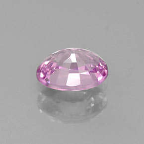 0.66克拉天然紫罗兰色蓝宝石，椭圆形切割，5.9×4.1毫米，VVS