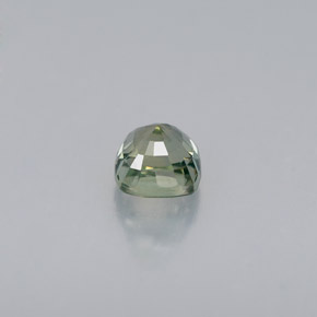 0.64克拉天然绿色蓝宝石，垫形剪裁，4.4×4.3毫米，VVS