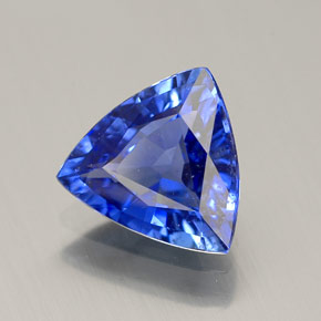 1.85克拉天然蓝宝石，三角形，8.4×7.9毫米，VS